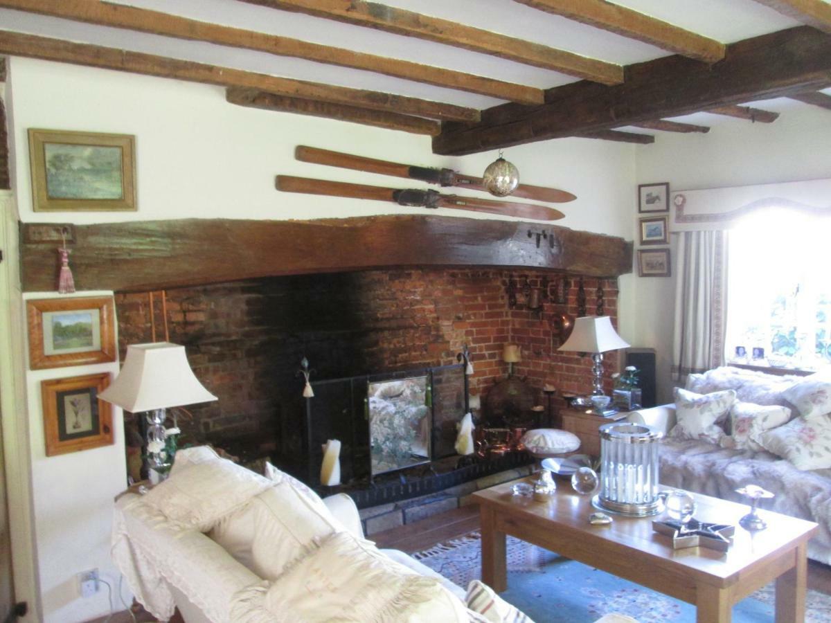 Clayton Wickham Farmhouse Hurstpierpoint Exterior foto